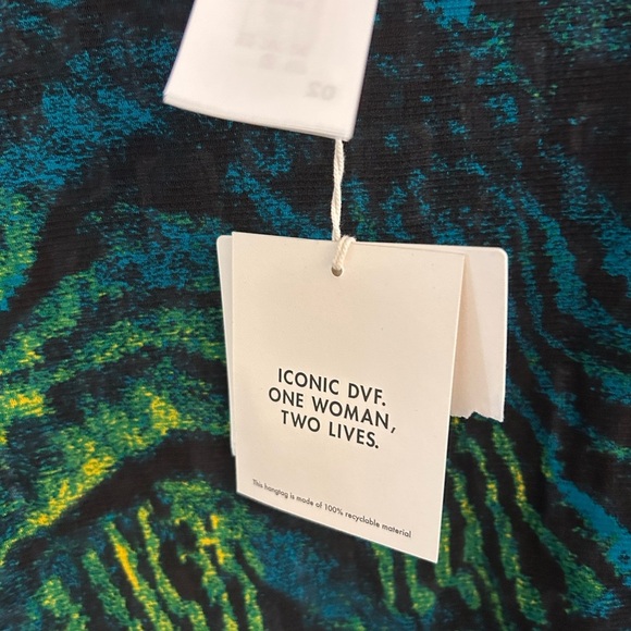 DVF Logan Reversible Mesh Top in Chain Geo Multi and Moire Tiger - Picture 8 of 9